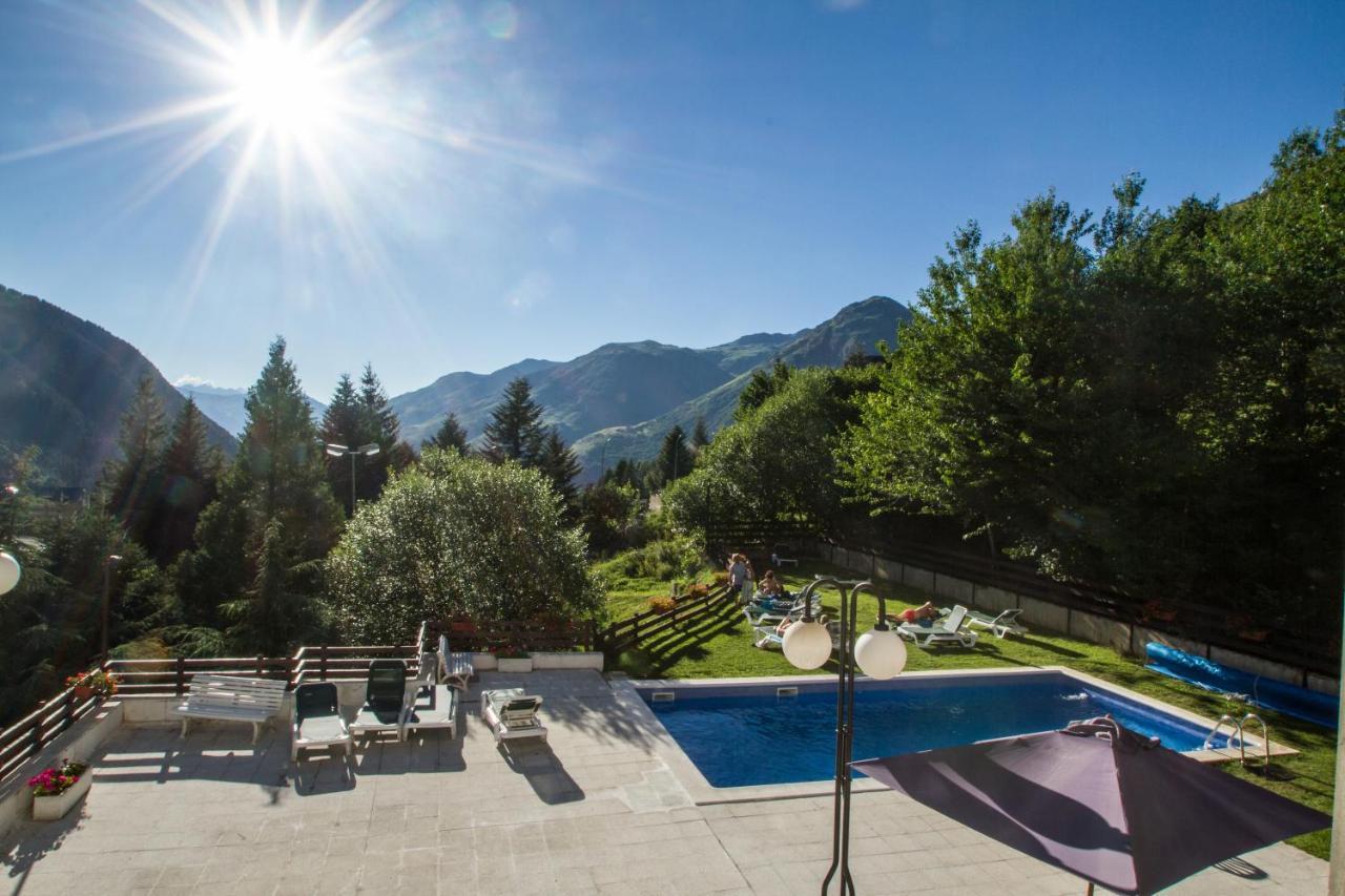 Apartamentos Multibaqueira Baqueira Beret Exteriör bild